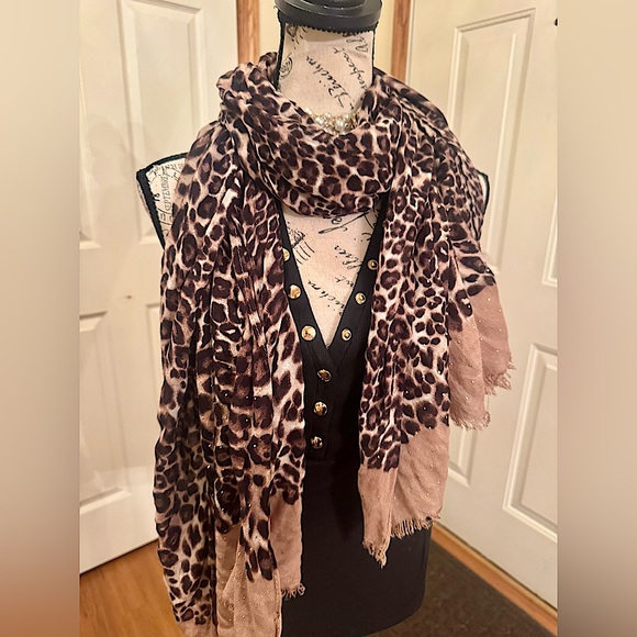 WHBM Leopard Print Scarf with stud detail - Picture 1 of 7